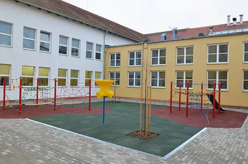 kép az iskoláról
